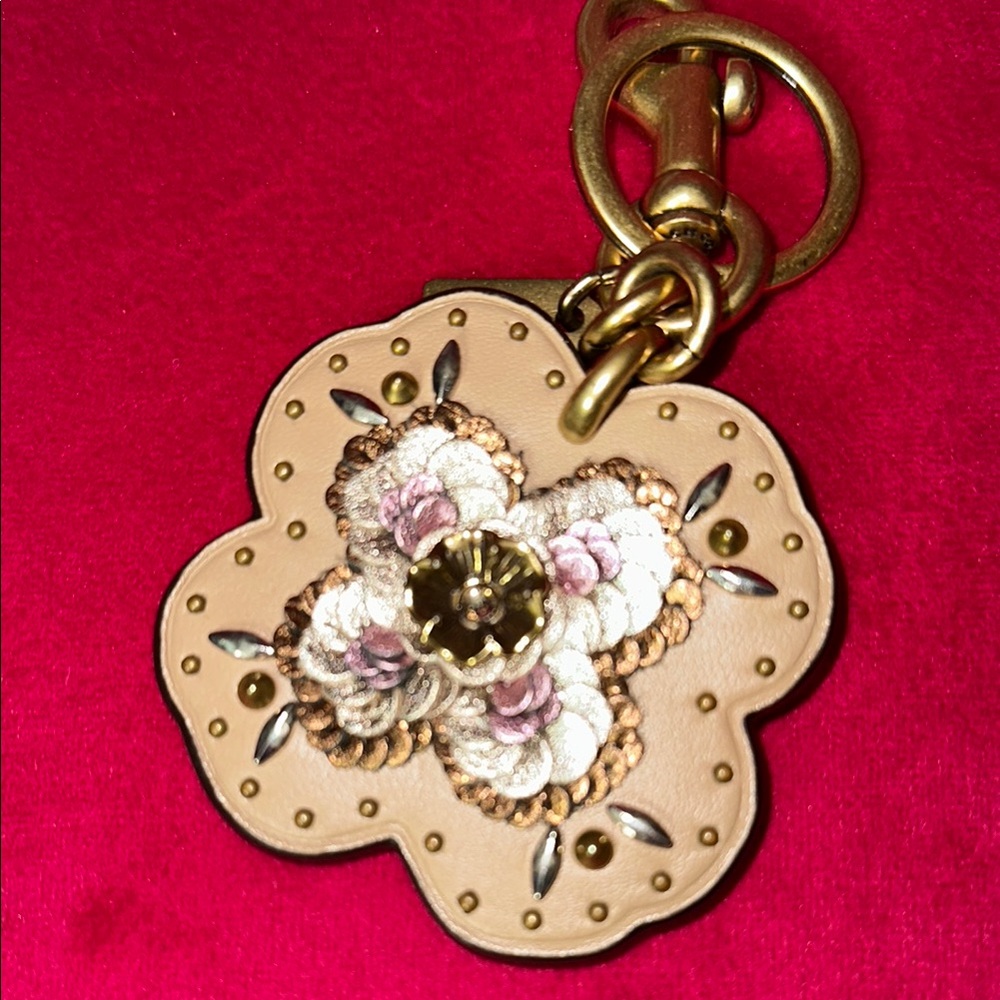 Coach Cream Key charm with Floral Design - Picture 4 of 4